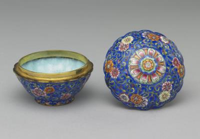 图片[3]-Copper-body painted enamel box with chrysanthemum petal design, Qing dynasty, Qianlong reign (1736-1795)-China Archive